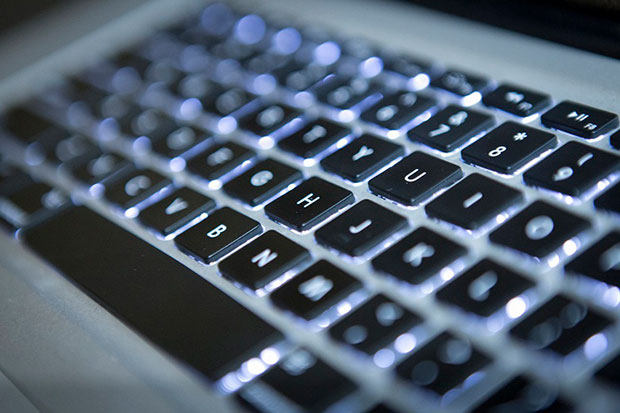 Apple бесплатно отремонтирует MacBook с проблемными клавиатурами