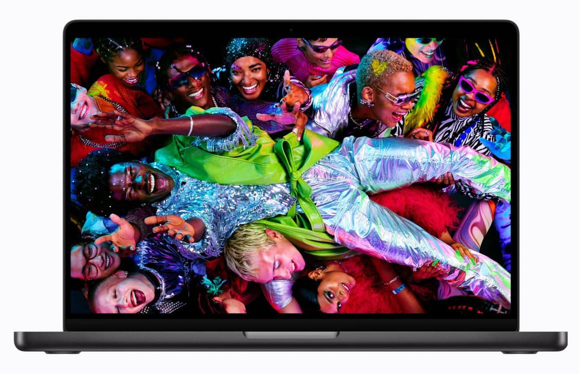 Apple готовит первый MacBook с сенсорным экраном к презентации 27 октября