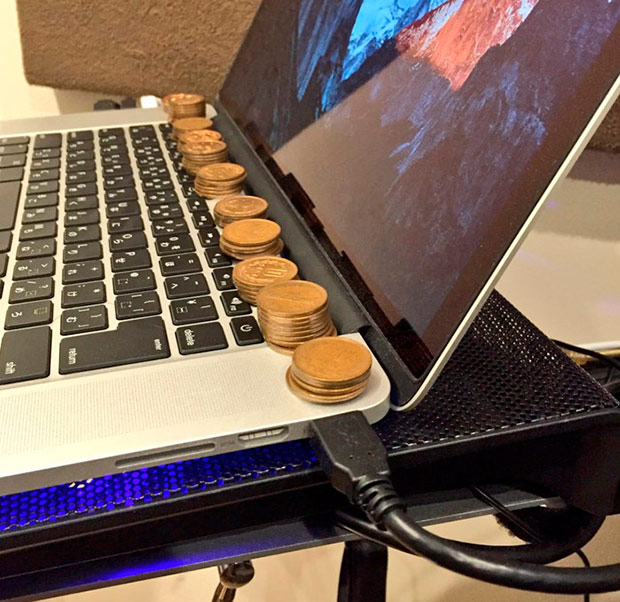 Оригинальный способ охлаждения MacBook Pro подручными средствами