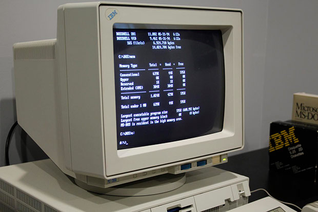 Первый запуск компьютера PS/2 MODEL 30, выпущенного в начале 90-х