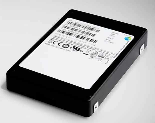 Samsung выпустила первый в мире 2.5-дюймовый SSD-накопитель на 32 ТБ