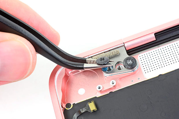 Apple защитила MacBook от несанкционированного ремонта