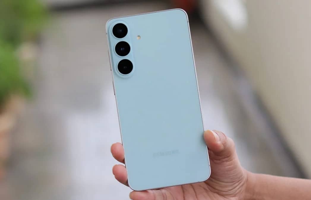 Samsung Galaxy начали получать сентябрьское обновление Google Play System