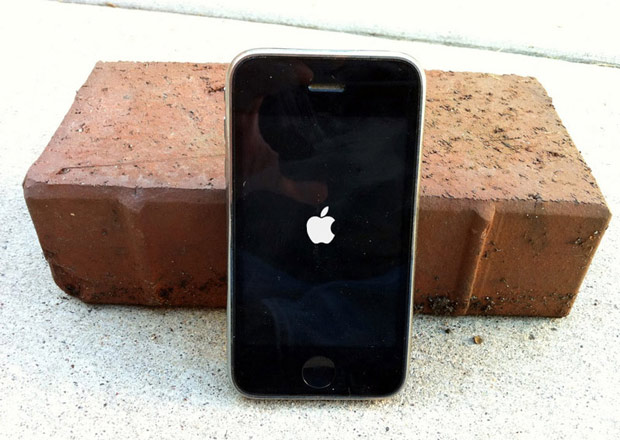 Сообщение с тремя символами делает iPhone «кирпичом»