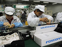 Foxconn набирает для сборки iPhone сельских жителей и мелких чиновников