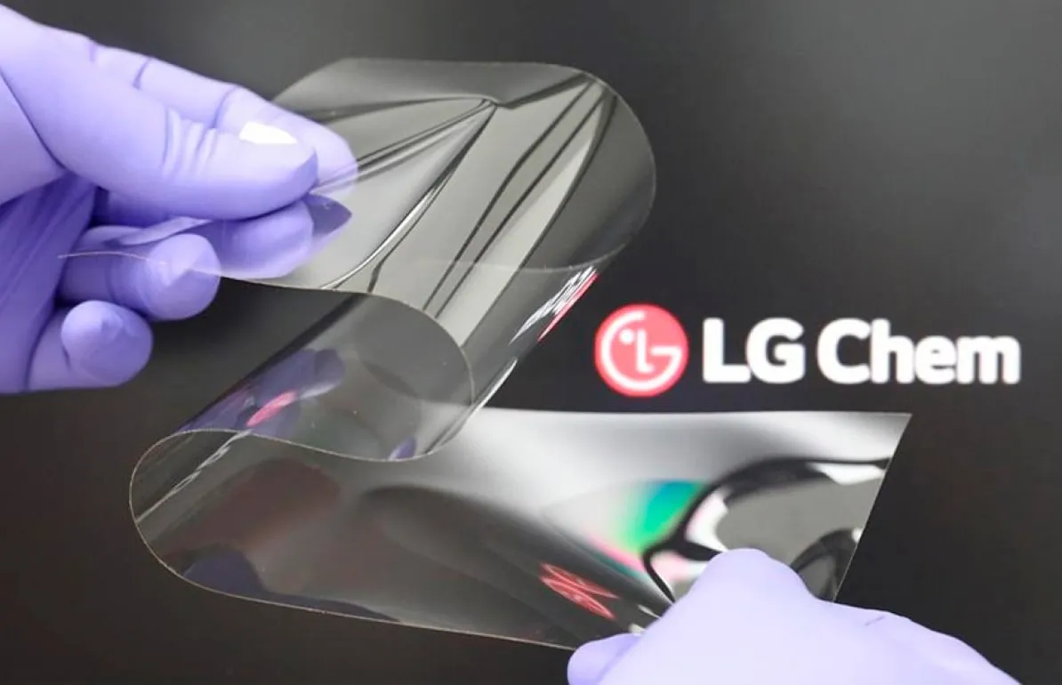 LG представила защитное покрытие для складных устройств