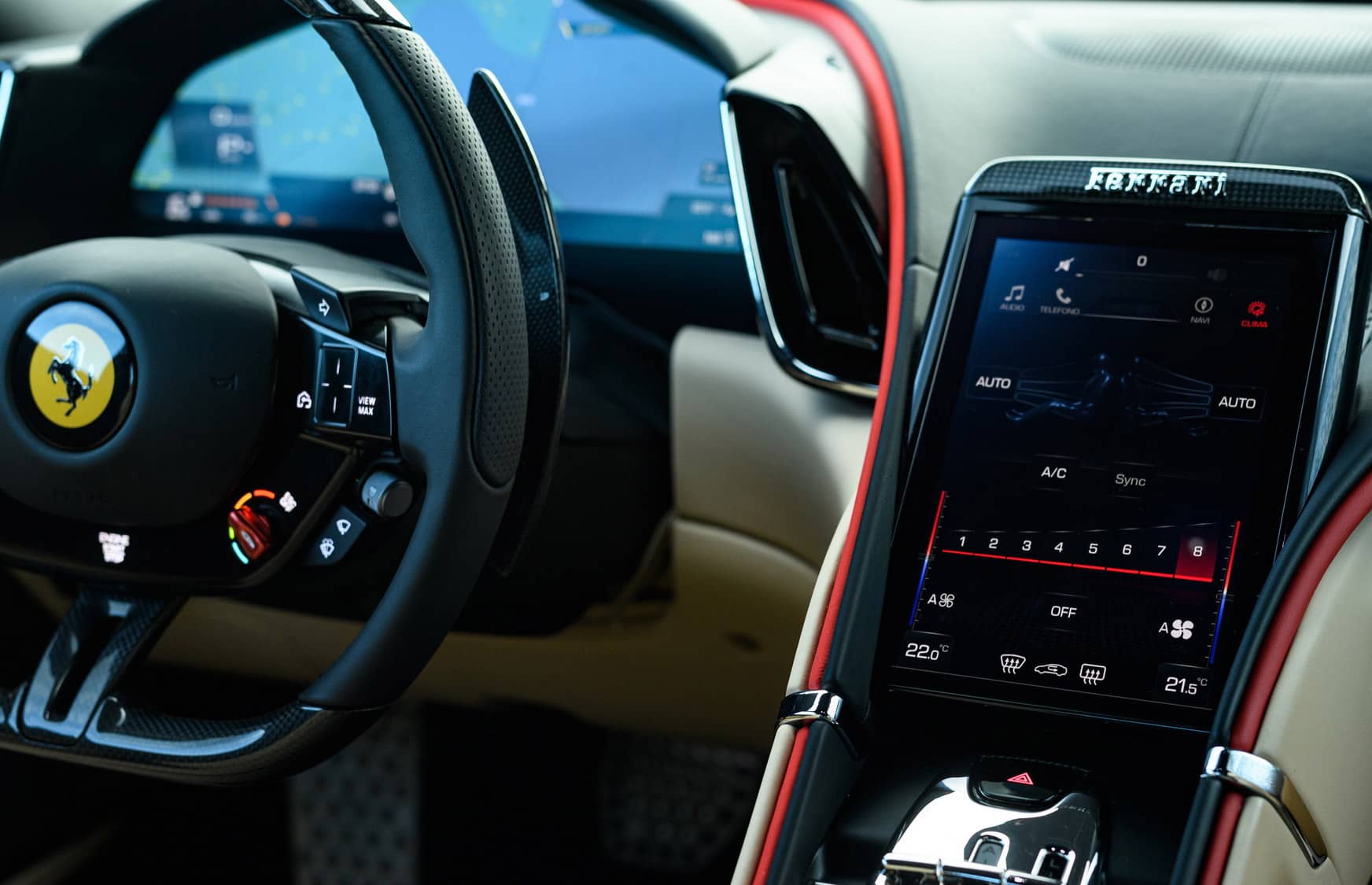 Samsung поставит OLED-панели для будущих суперкаров Ferrari