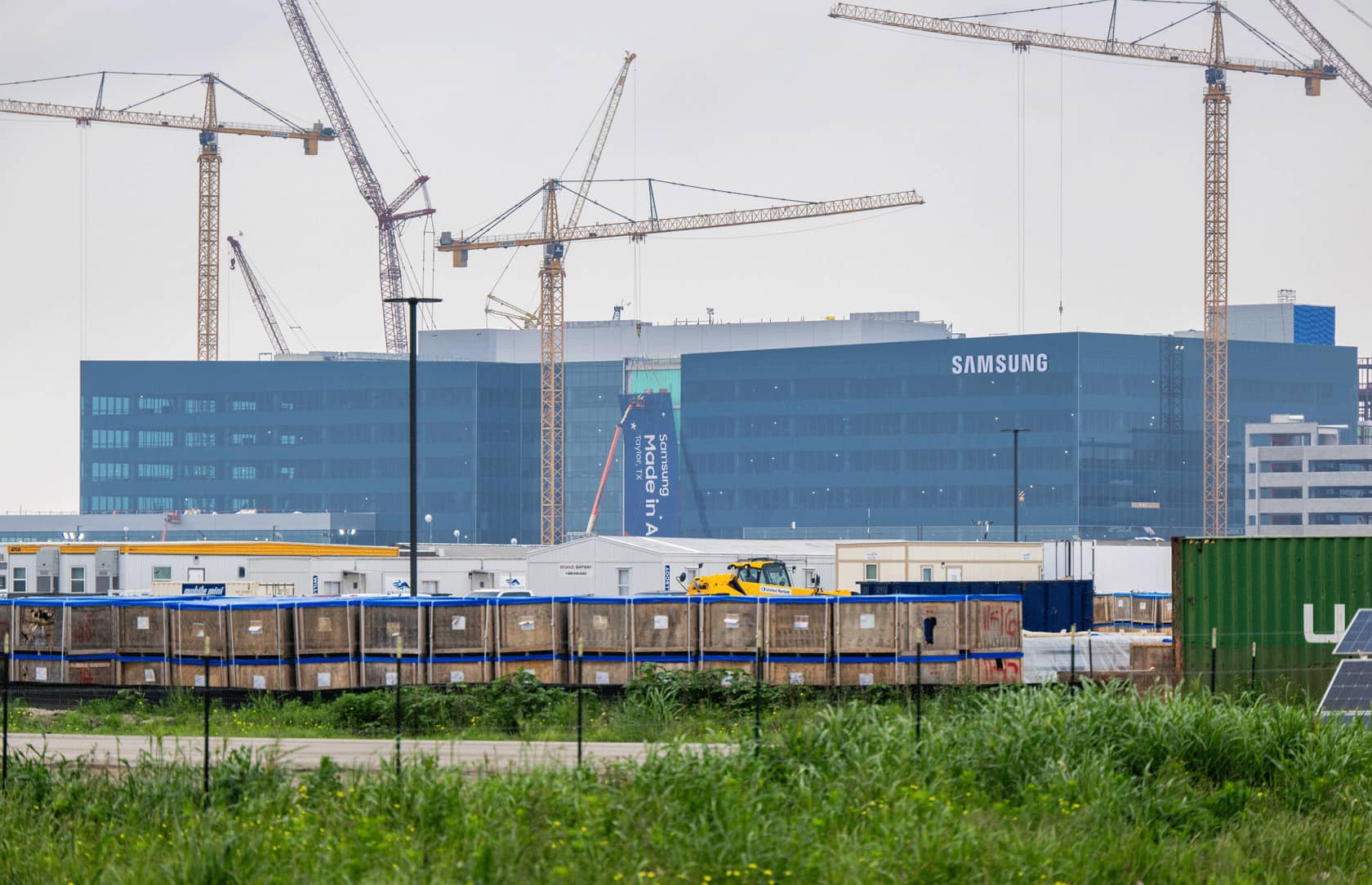 Фабрика Samsung в Техасе готова к запуску: массовое производство чипов стартует уже в следующем году