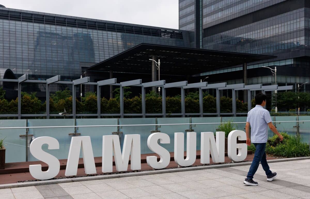 Samsung укрепила лидерство на рынке памяти DRAM благодаря буму искусственного интеллекта