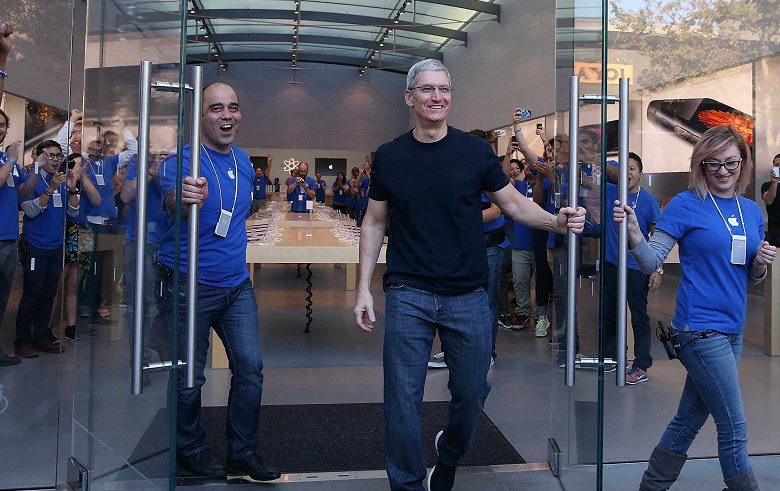 Apple решила контролировать расходы путем увольнения части своих сотрудников
