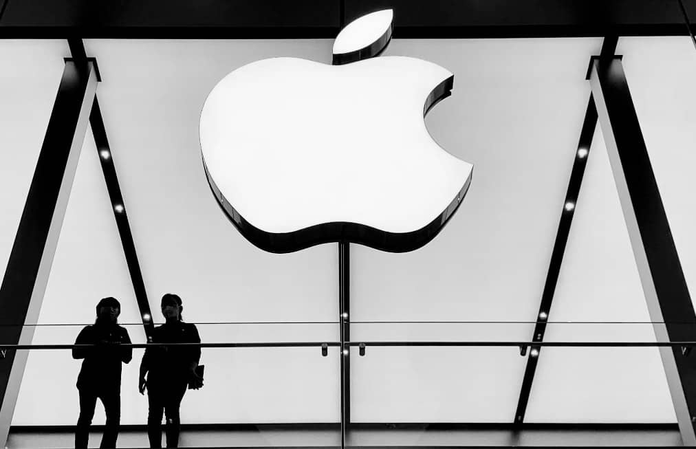 Apple подтвердила сокращение более 600 сотрудников