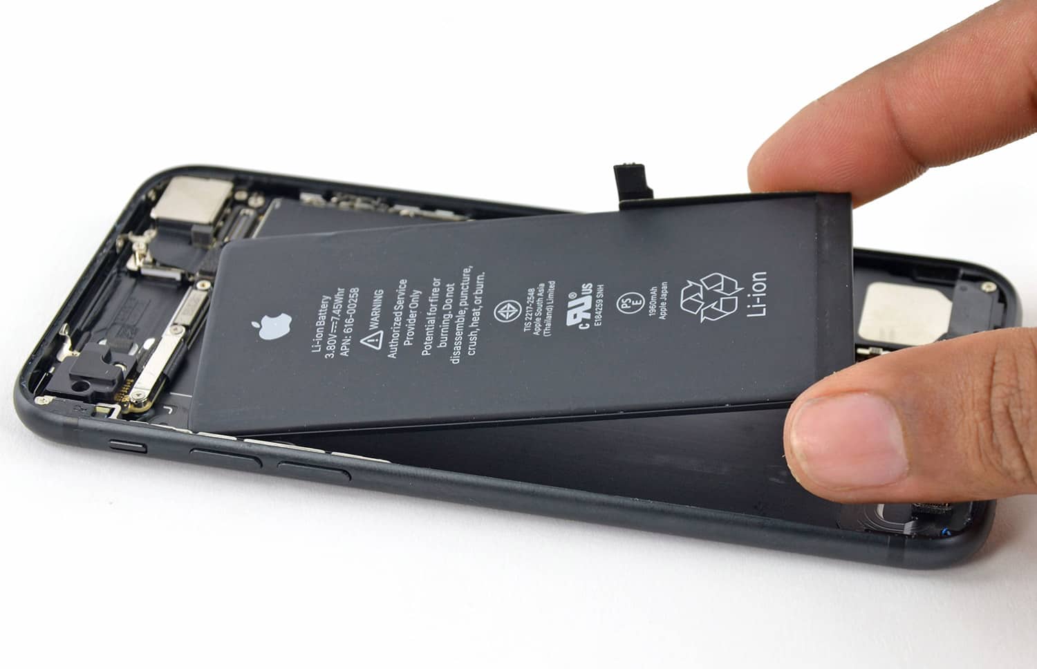 Apple планирует через 2 года полностью перейти на переработанный кобальт в аккумуляторах