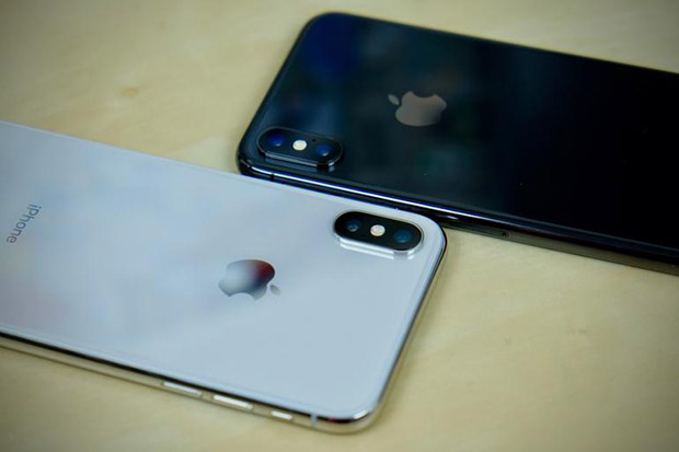 Главный сборщик iPhone уволил 50 000 сотрудников