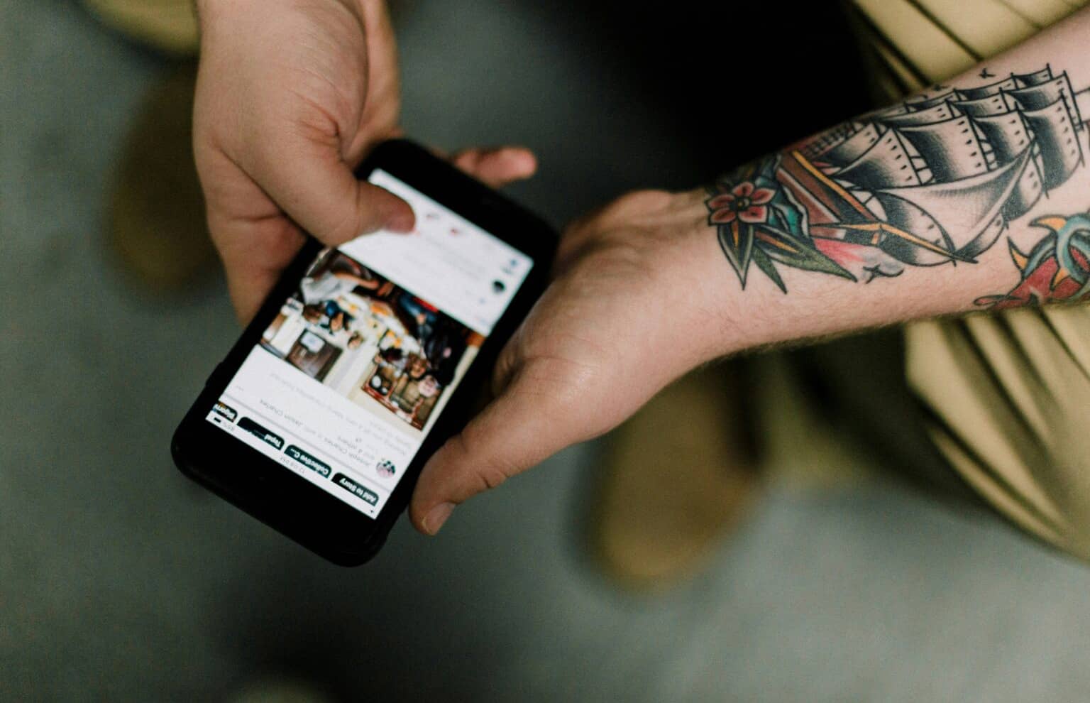 Главу Instagram допросили в суде по поводу причинения соцсетями вреда подросткам
