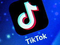 TikTok безвозвратно удалил сотни тысяч аккаунтов, связанных с порно и проституцией