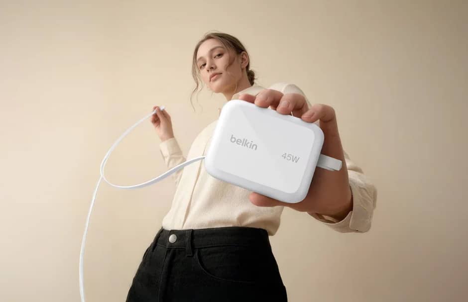 Belkin представила компактную зарядку с выдвижным кабелем и поддержкой 45 Вт