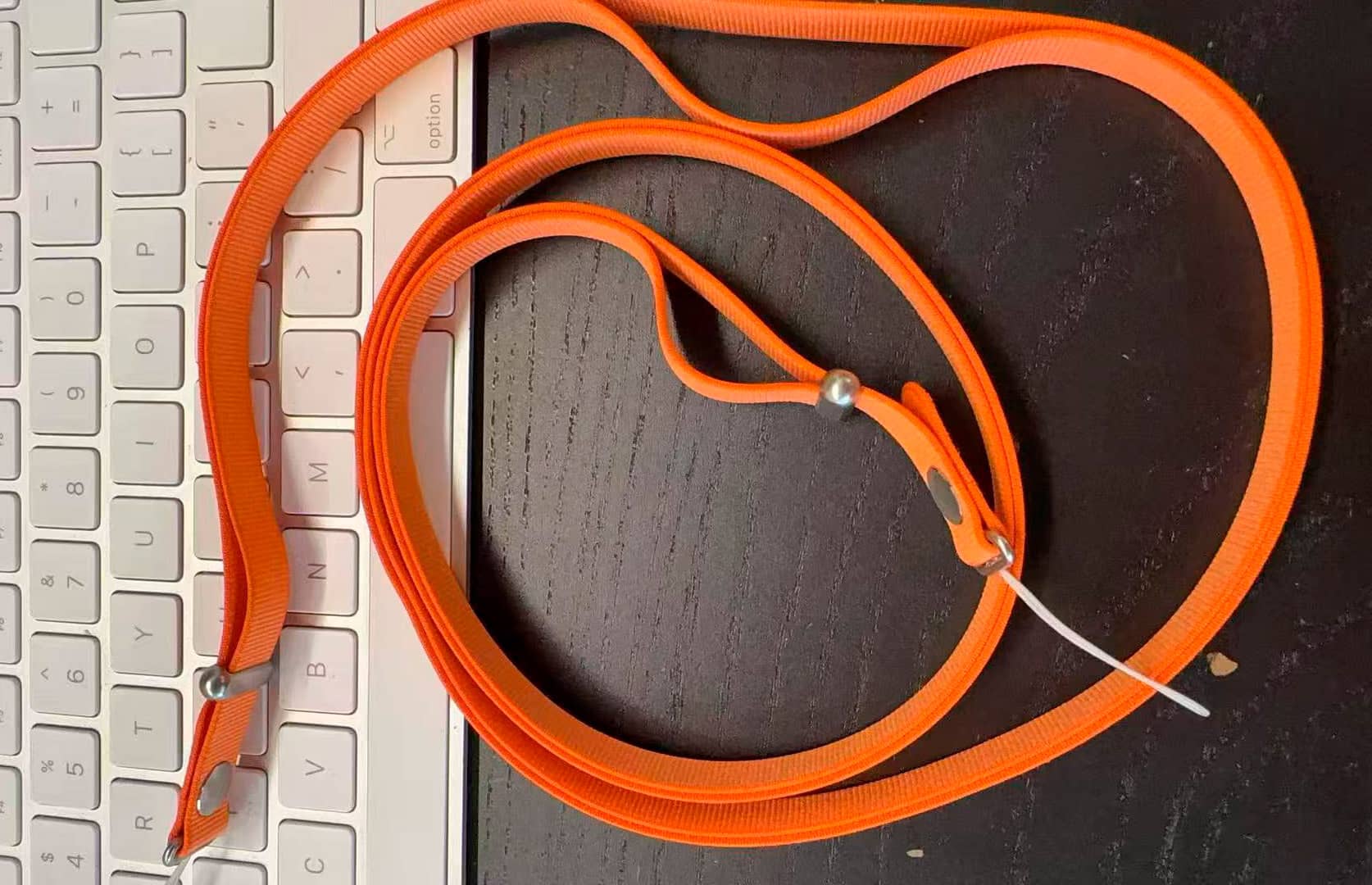 Вместе со смартфонами iPhone 17 могут выпустить магнитный ремень Crossbody Strap