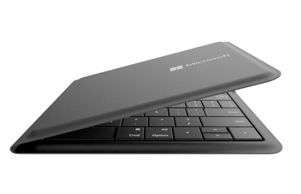 Microsoft представила складывающуюся вдвое Bluetooth-клавиатуру