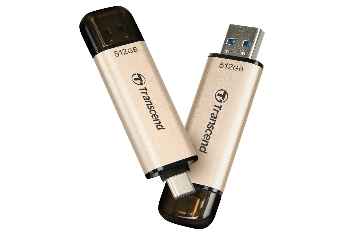 Transcend выпустила USB-накопитель JetFlash 930C с двойным разъёмом