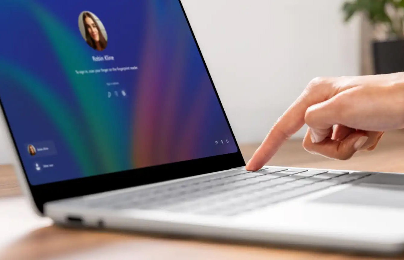 В Windows 11 появилась новая функция: вход в систему по отпечатку пальца теперь доступен и на обычных ПК