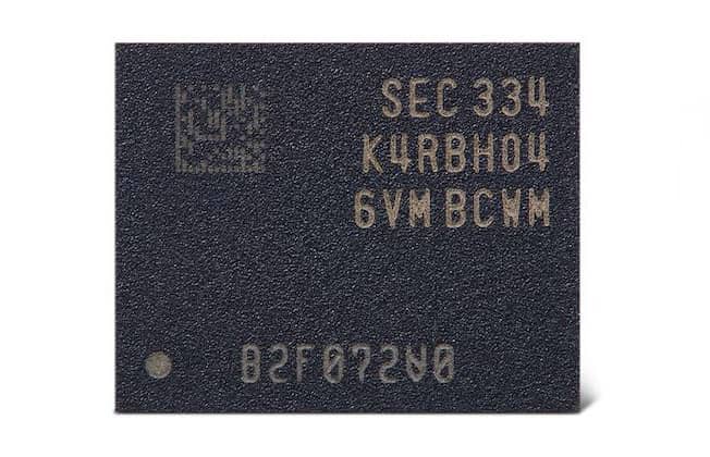 Samsung представила першу у світі 32-гігабітну мікросхему DDR5