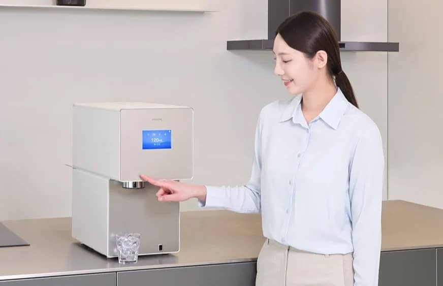Samsung представила Bespoke AI Ice Purifier з функціями очистки води та генерації льоду