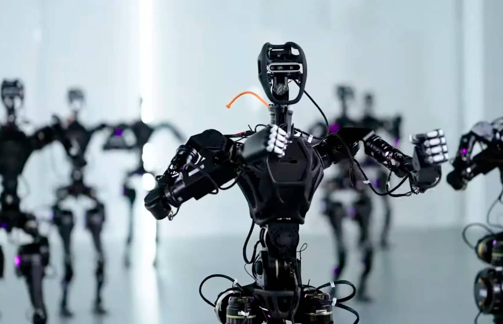 Fourier показала танець роботів-гуманоїдів