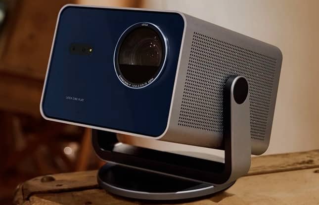 Leica випустила проектор Cine Play 1 Plus, що забезпечує 300-дюймову картинку