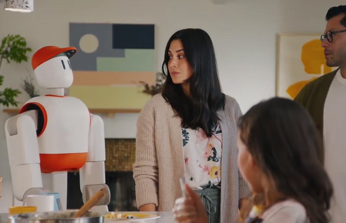 Представлено домашнього робота-прибиральника Memo