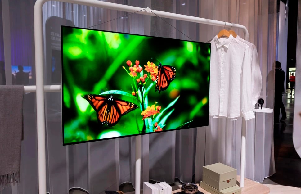 Panasonic показала надлегкий OLED-телевізор з великою діагоналлю