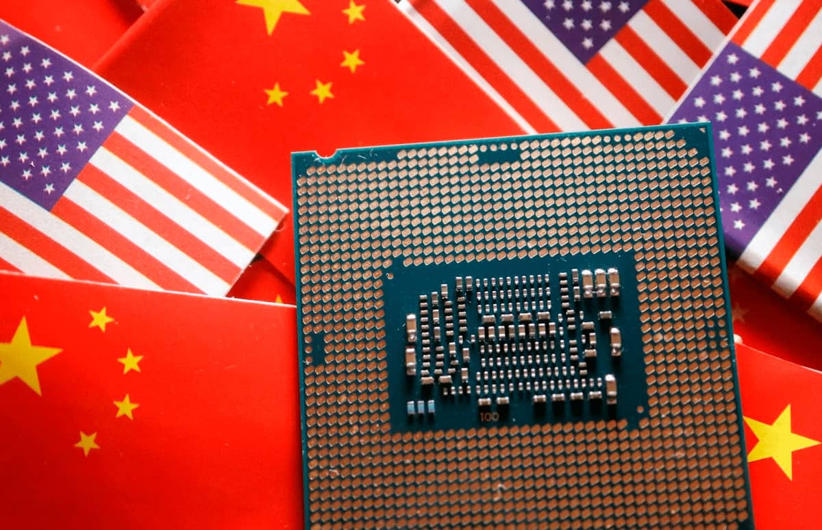 Китай заборонив використання чипів Intel та AMD у держструктурах