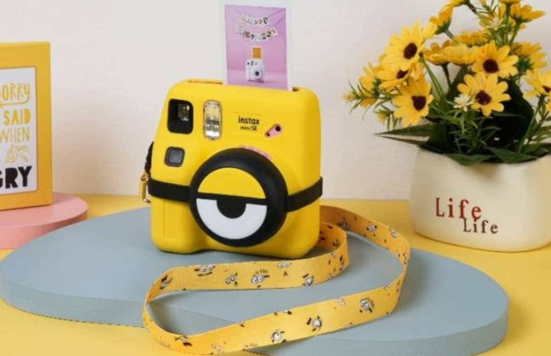 Представлено миттєву камеру Fujifilm instax mini SE