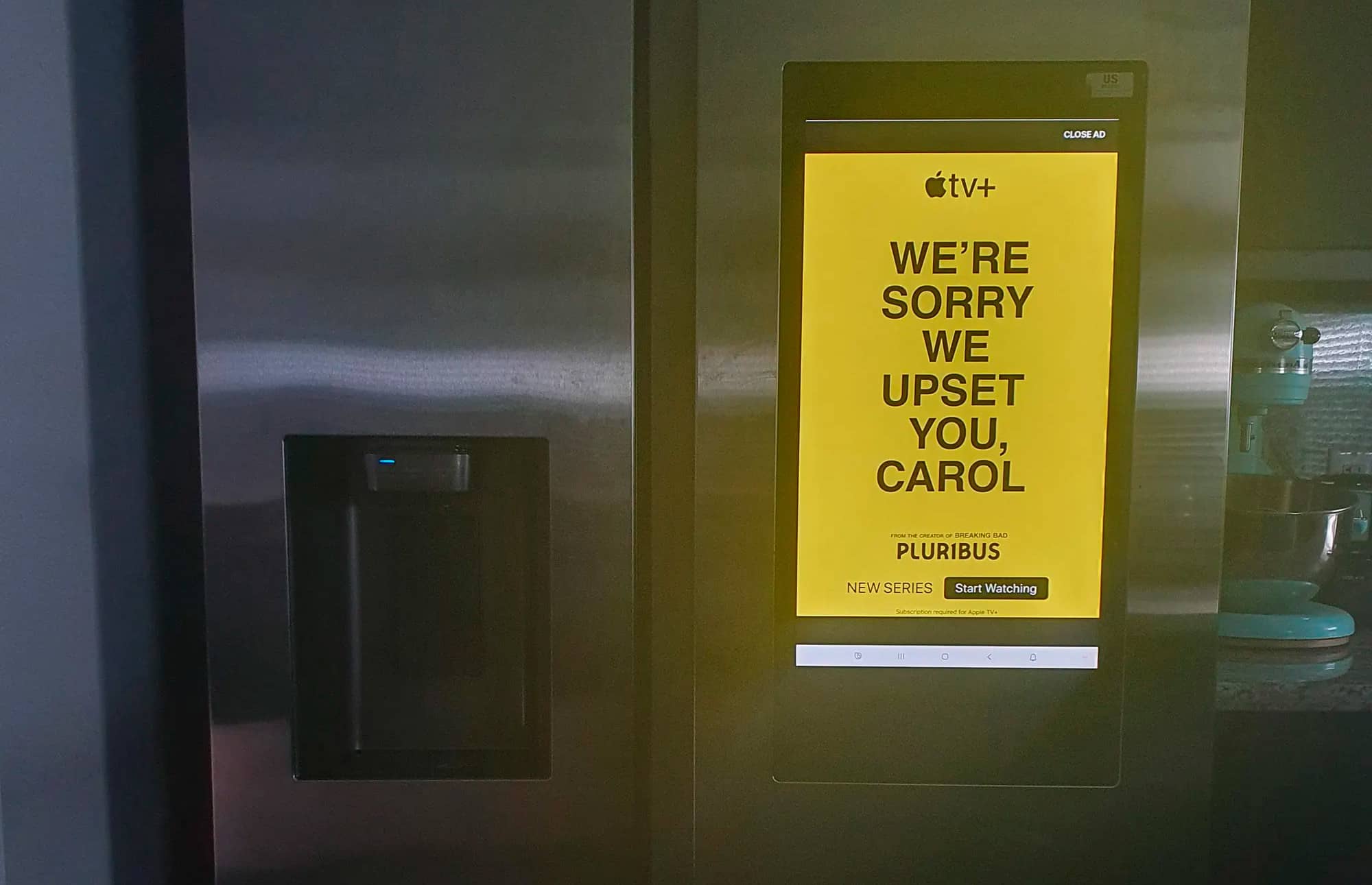 Реклама у смарт-холодильнику Samsung довела жінку до звернення до лікарні