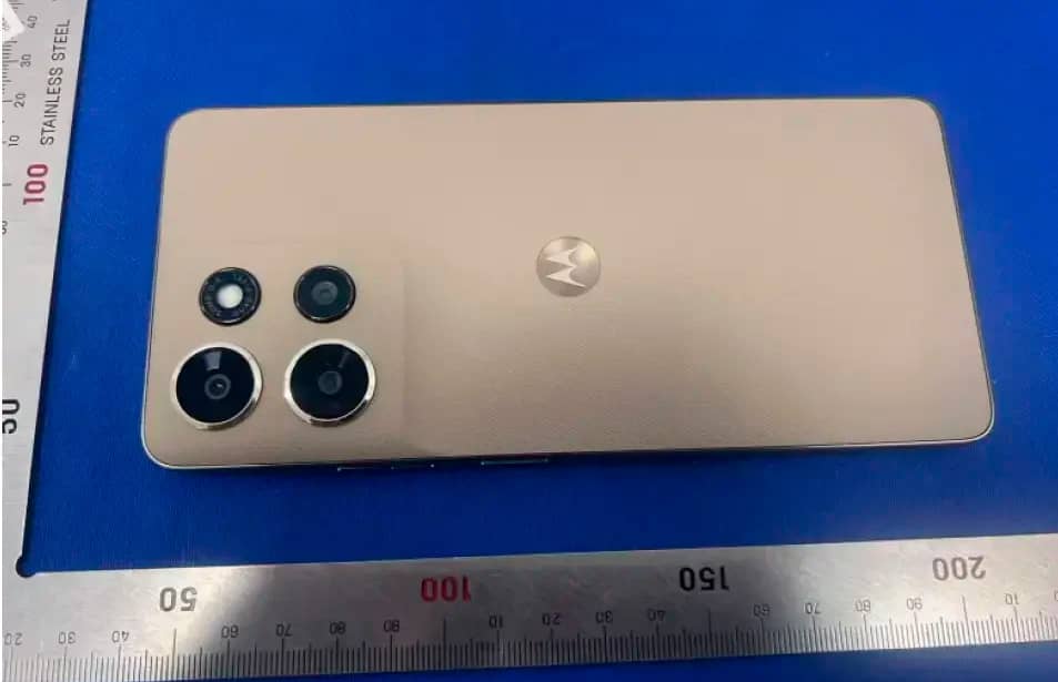 Не Stylus, а Power: інсайдер уточнив, що за смартфон Moto показано на рендерах