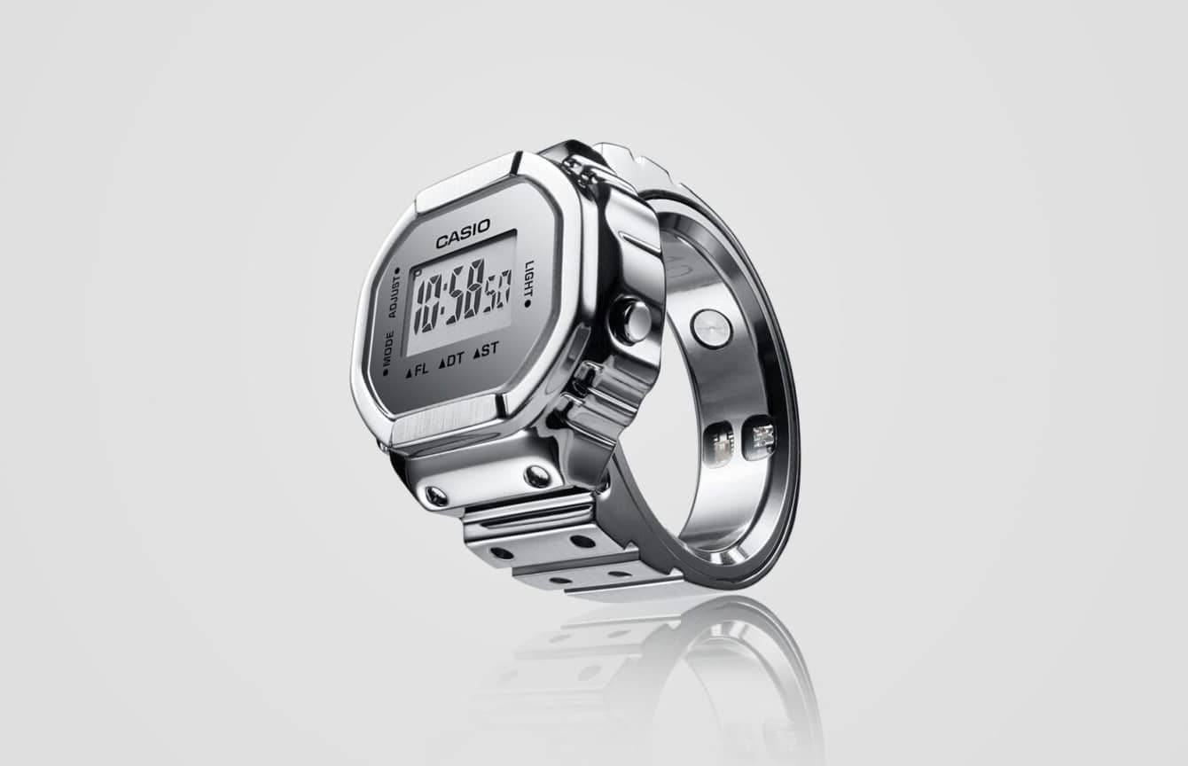 Casio представила незвичайний перстень Ring Watch: він показує час, вимірює пульс і працює майже місяць без підзаряджання