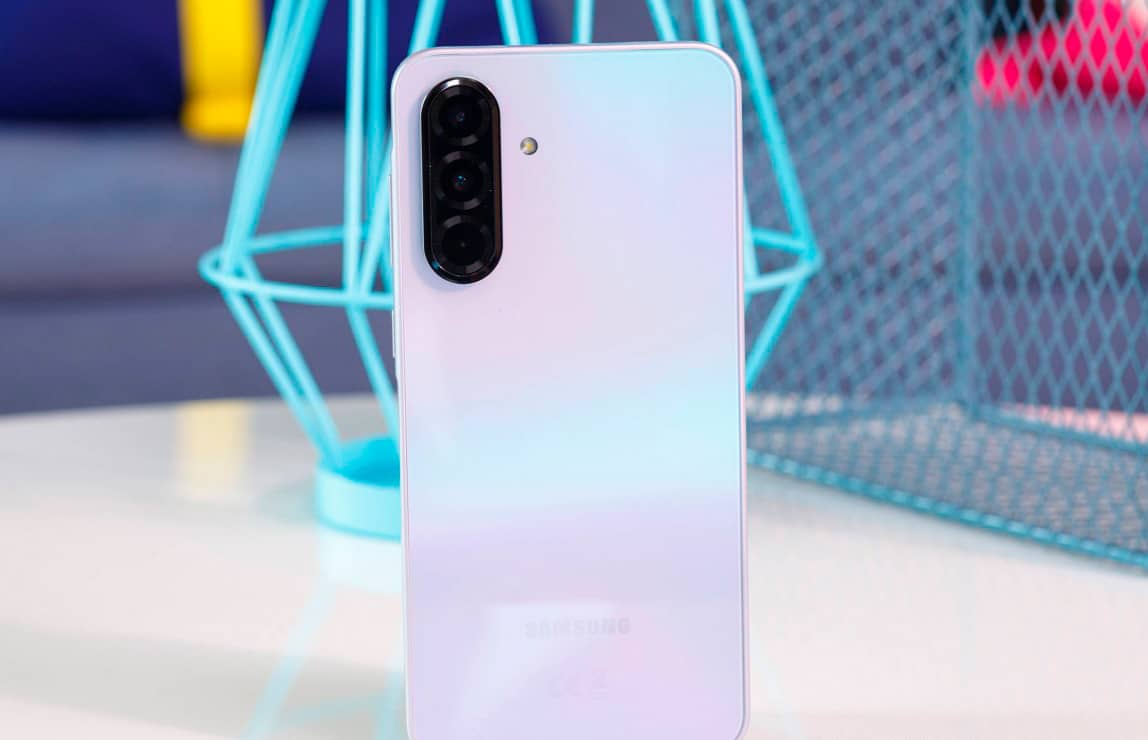 Стали відомі деякі характеристики смартфона Samsung Galaxy A37