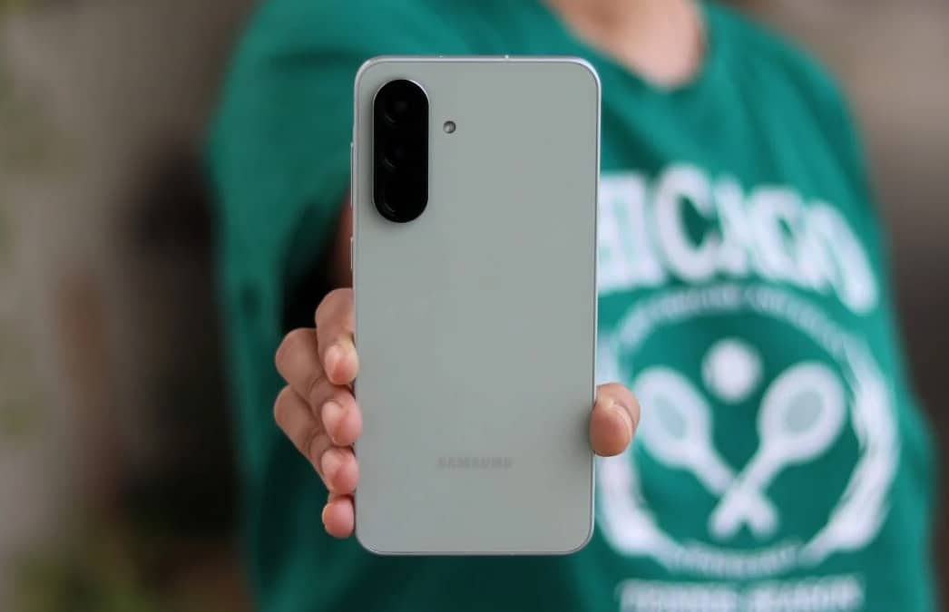 Samsung випустила лютневе оновлення безпеки для ряду своїх пристроїв