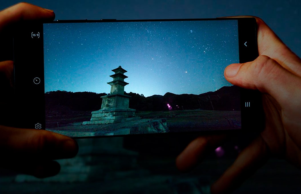 Смартфони Samsung Galaxy S22 отримали функцію астрофотографії та мультиекспозицію