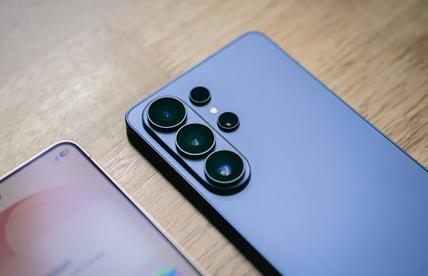 Майбутній Samsung Galaxy S26 FE протестували у Geekbench