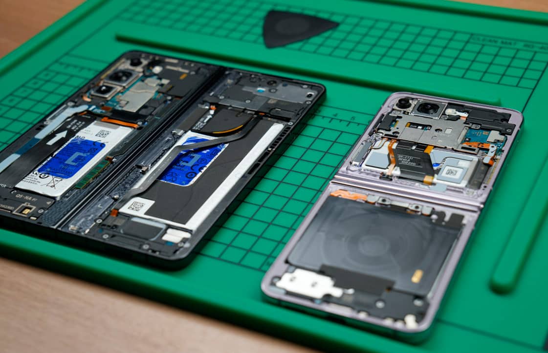 Samsung додала Galaxy Z Flip 5 та Galaxy Z Fold 5 у свою програму самостійного ремонту
