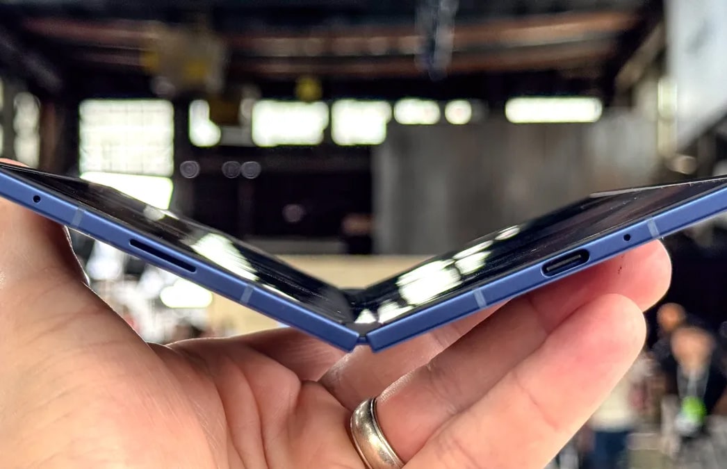 Новий Galaxy Z Fold 7 виявився найтоншим складаним смартфоном у світі