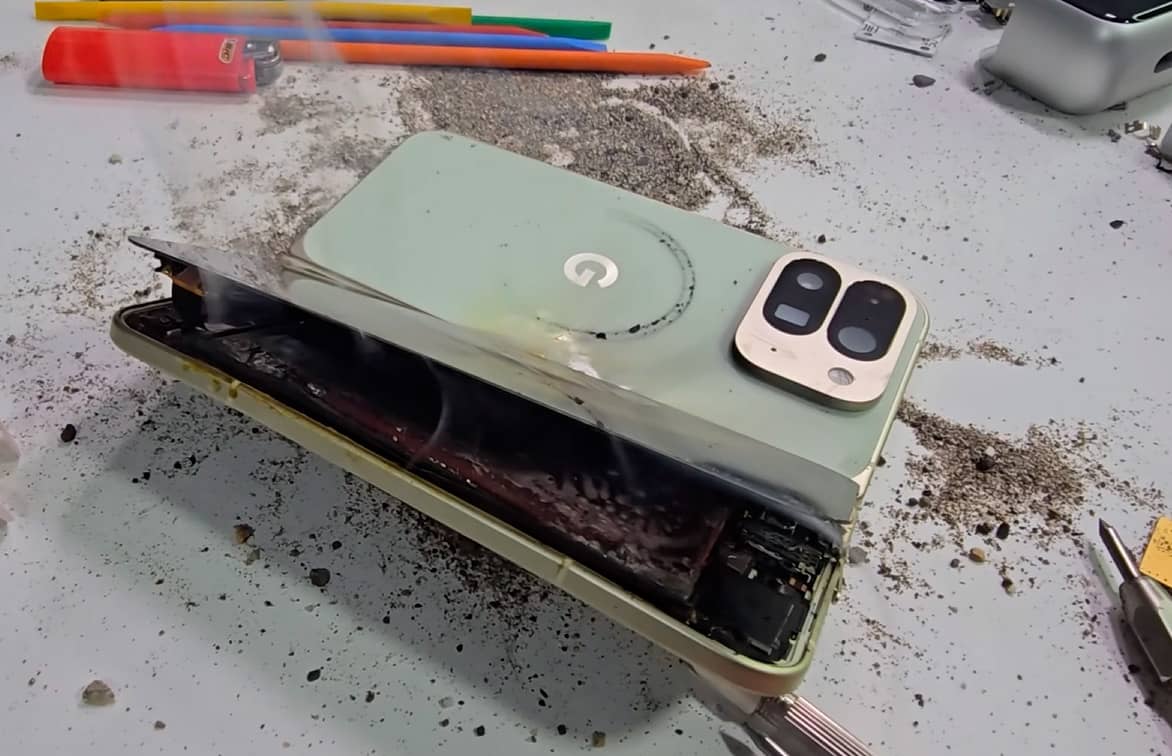 Смартфон Google Pixel 10 Pro Fold провалив тест на витривалість