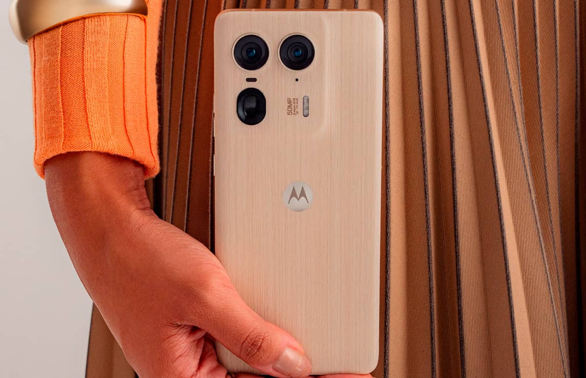 Представлено смартфон Motorola Edge 50 Ultra з потужними камерами та «дерев