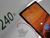 Oppo готує до запуску технологію швидкої зарядки потужністю 240 Вт