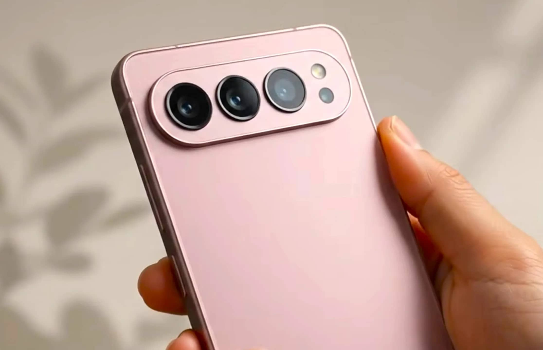 Samsung може відмовитися від власних OLED-дисплеїв у Galaxy S27 заради зниження витрат