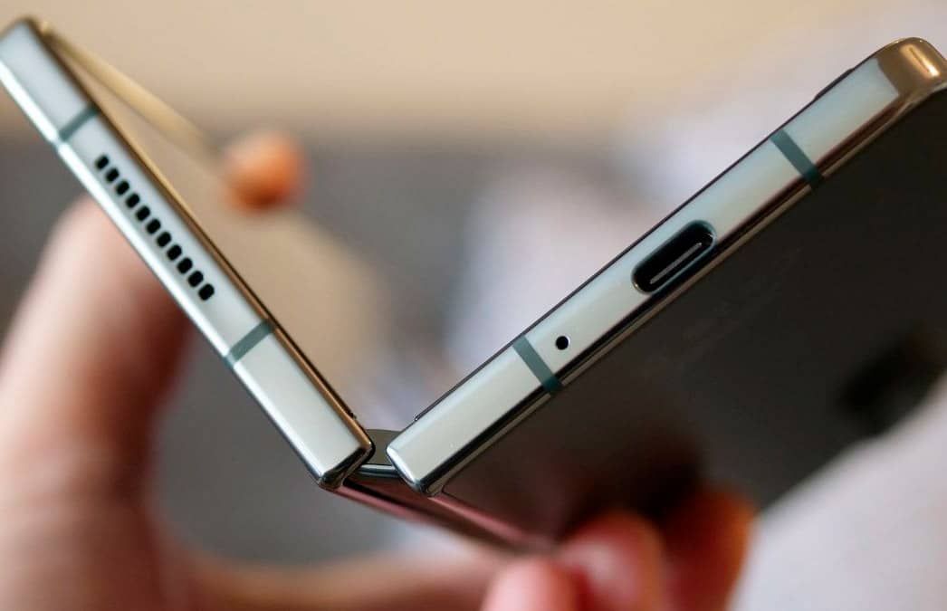 Опубліковано нові «живі» фото Samsung Galaxy Z Fold 5