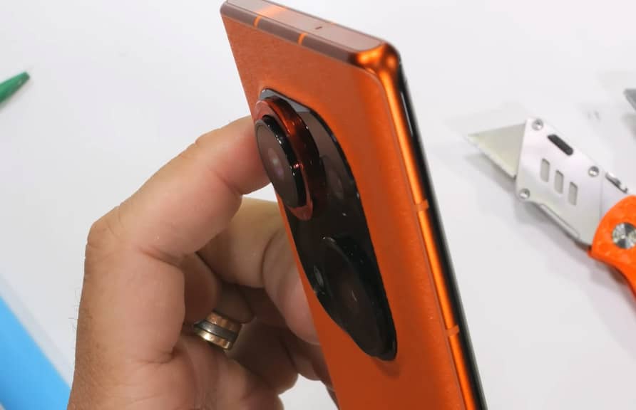 Смартфон Tecno Phantom X2 Pro протестовано на міцність