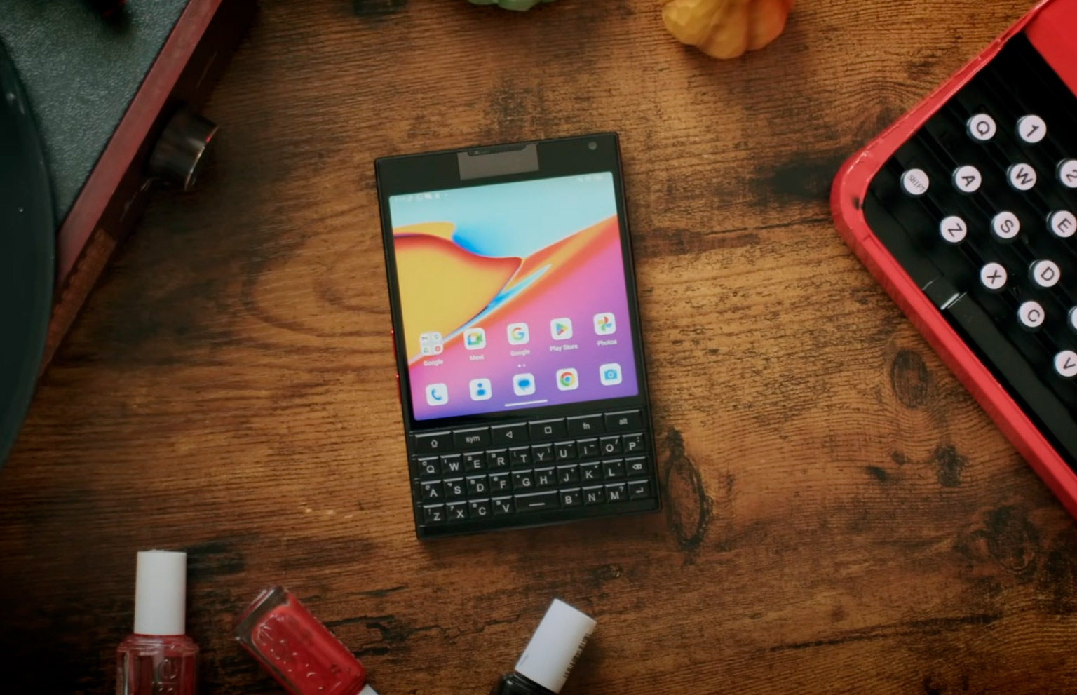 Представлено смартфон Unihertz Titan 2 з QWERTY-клавіатурою у стилі BlackBerry