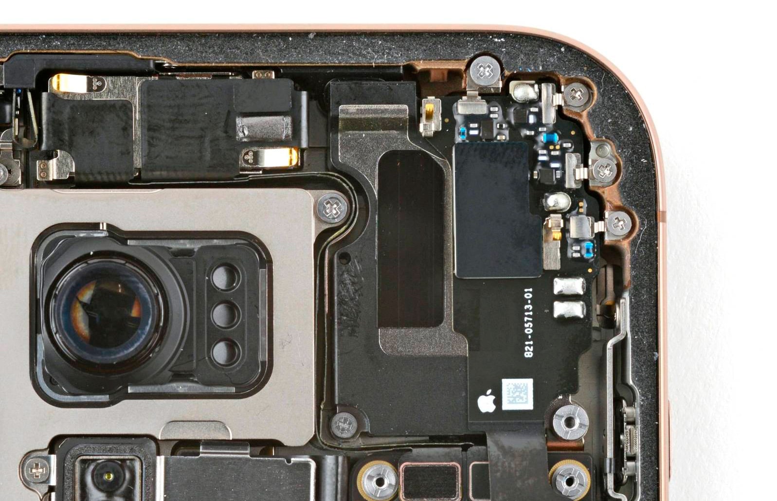 iPhone 17 Pro та 17 Pro Max отримають більший слуховий динамік