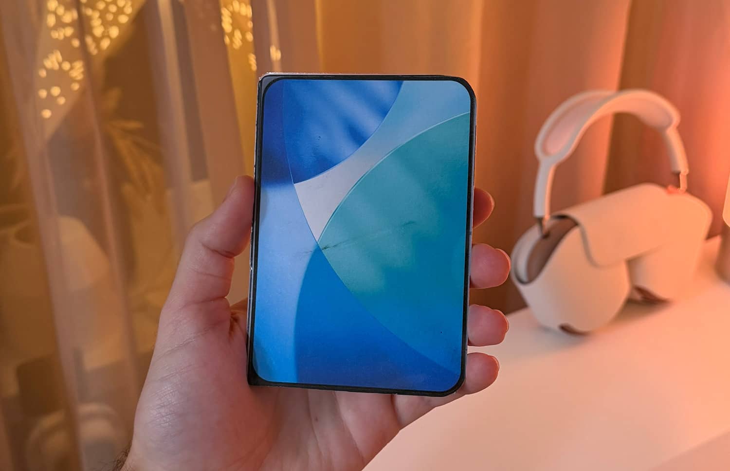Складаний iPhone можуть зробити максимально компактним